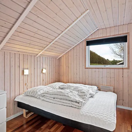 In With 2 Bedrooms And Internet Holiday home *