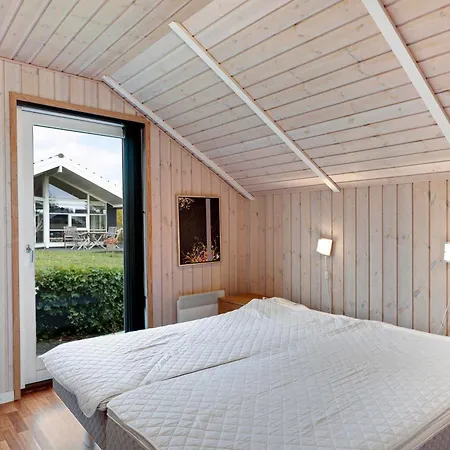 Σπίτι διακοπών In With 2 Bedrooms And Internet *
